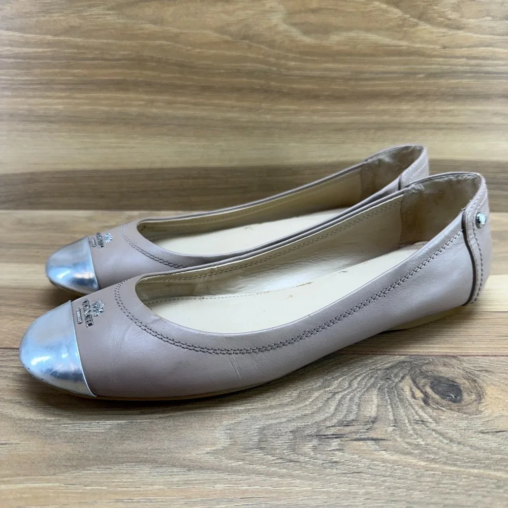 Coach Chelsea Beige Flats Womens 8.5 Beige Leather Cap Toe Ballet - Picture 2 of 11